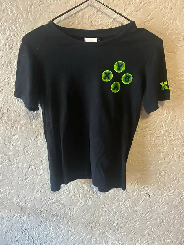 Kids Xbox black graphic tee