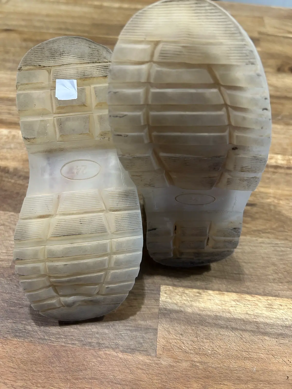 Kids white ankle boots size 7AU – photo 6