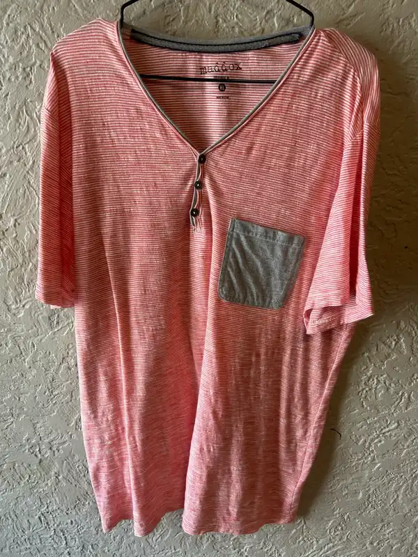 Men’s Maddox red/white striped tee