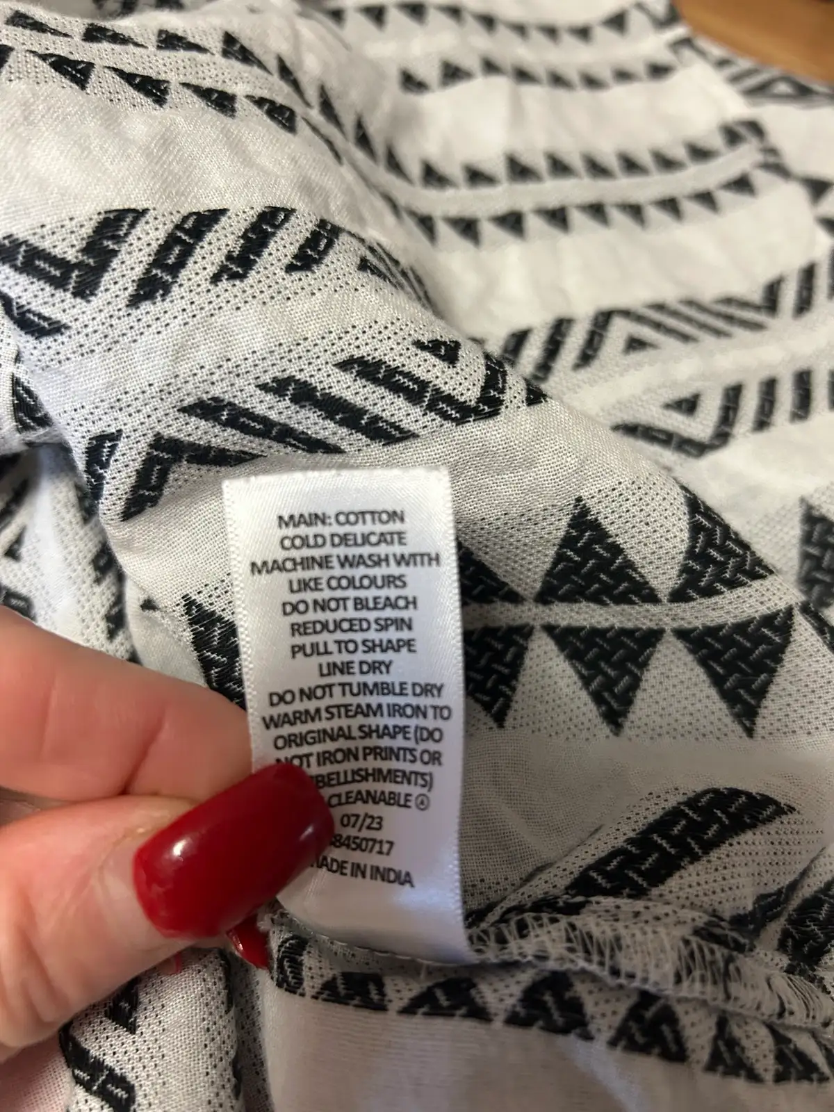 Target white/black geometric blouse – photo 6