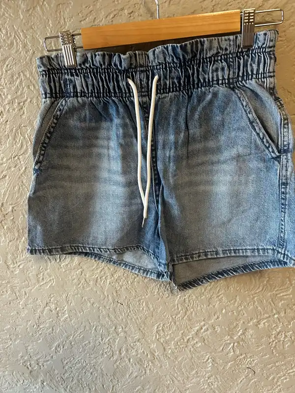 Target light wash blue denim shorts