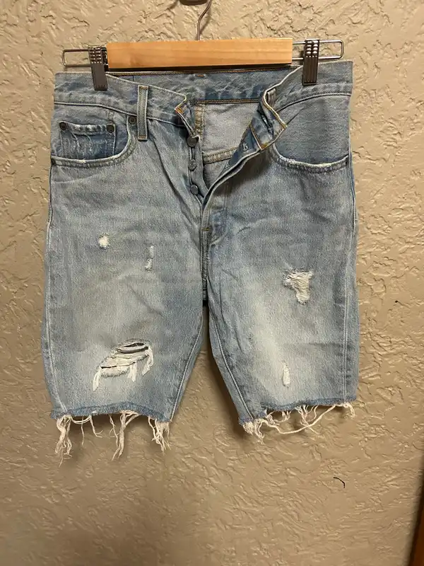 Women’s Levi 501 distressed shorts