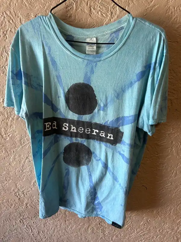 Men’s Ed Sheeran blue tie dye tee