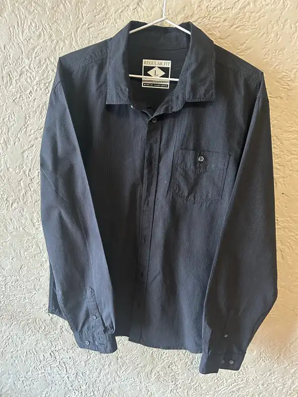 Men’s black/white striped long sleeve shirt