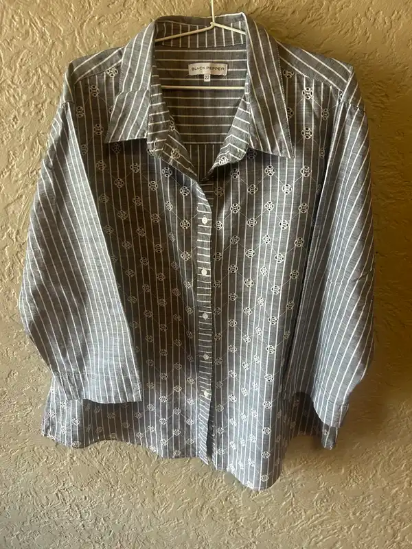 Black pepper grey/white striped 3/4 sleeve shirt