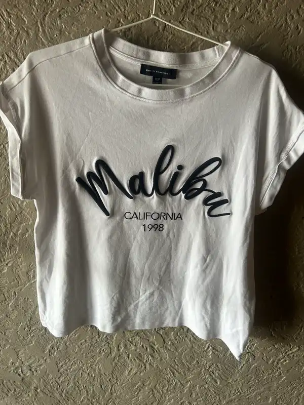 Target white cropped Malibu tee