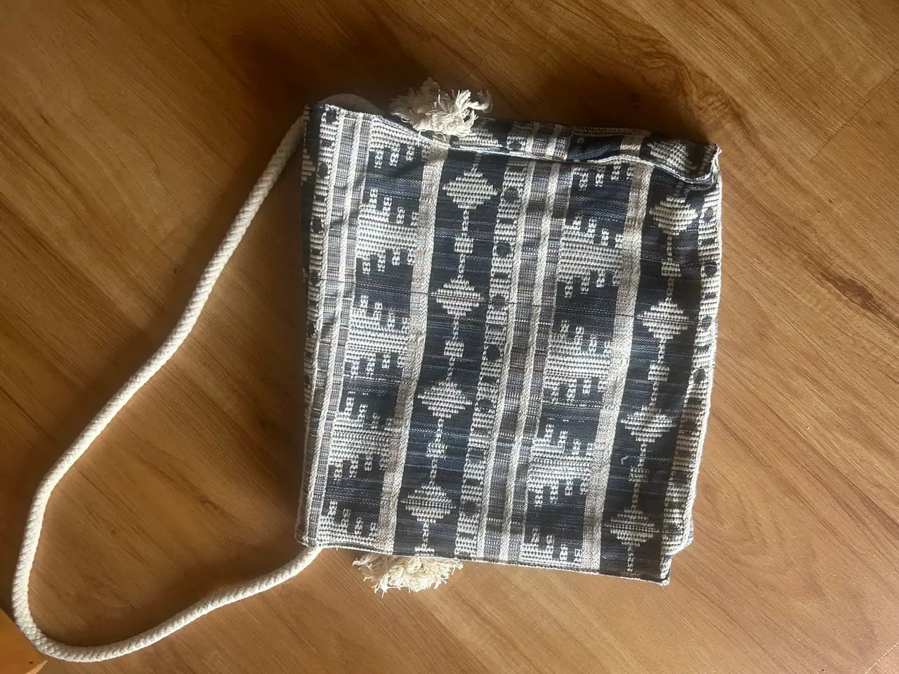 Roxy blue/white geometric crossbody satchel – photo 5