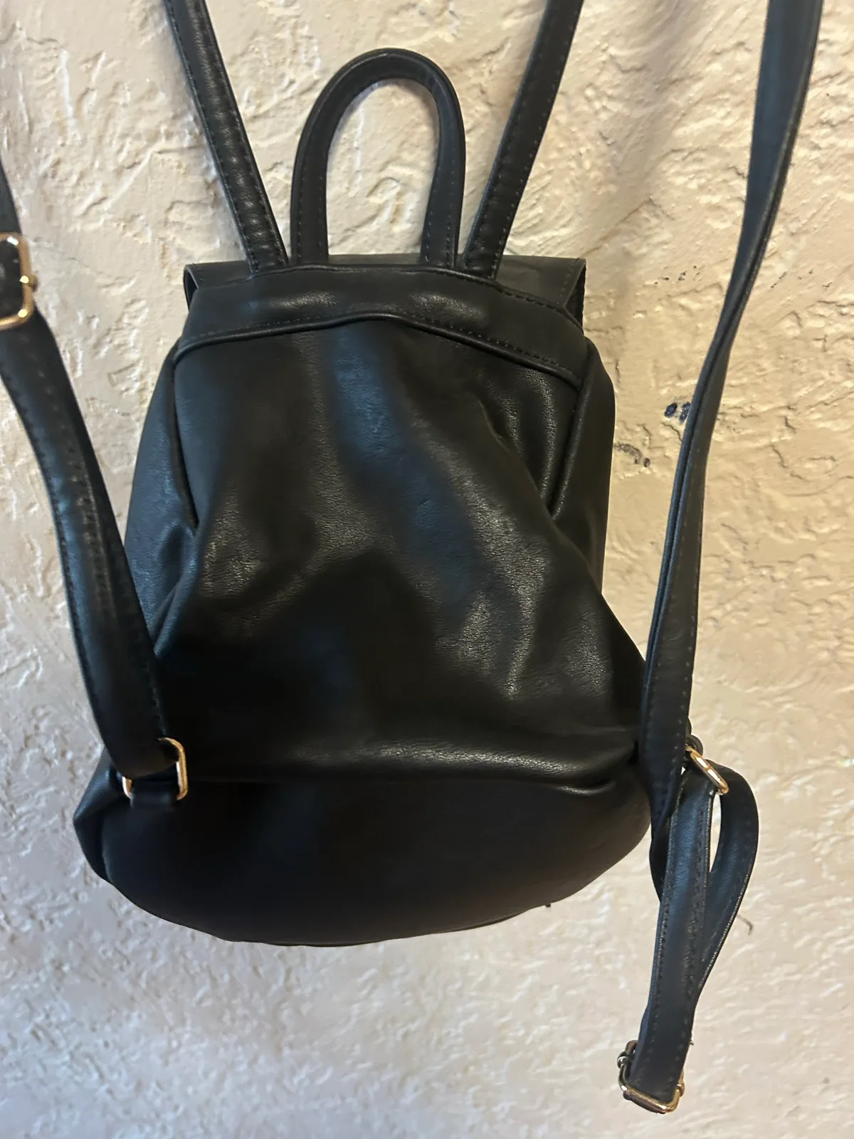 Black faux leather backpack – photo 5