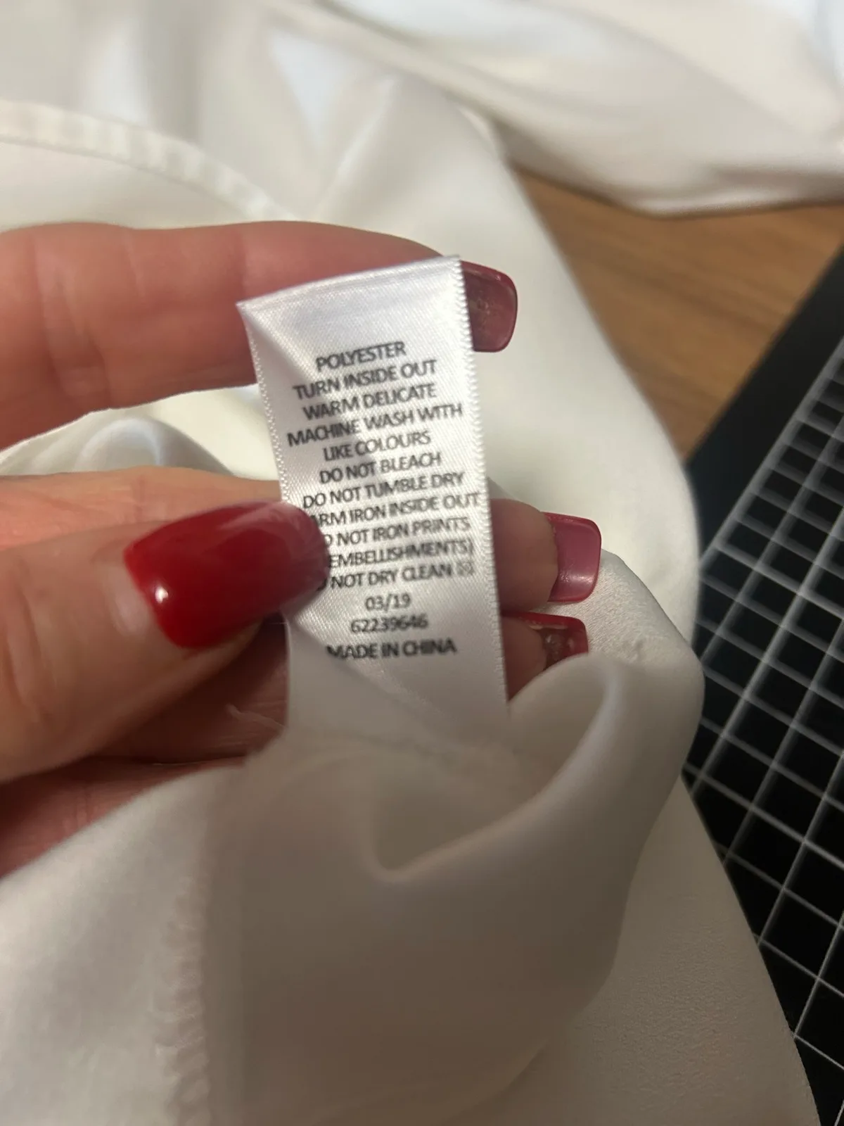 Preview cream satin look blouse – photo 4