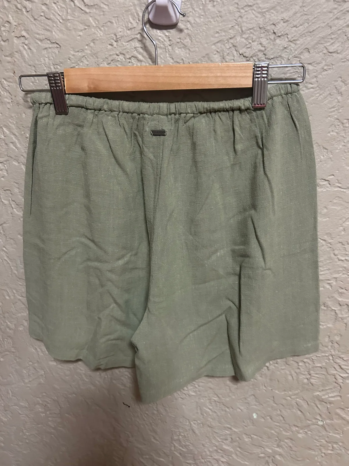 Ghanda olive green linen shorts – photo 4