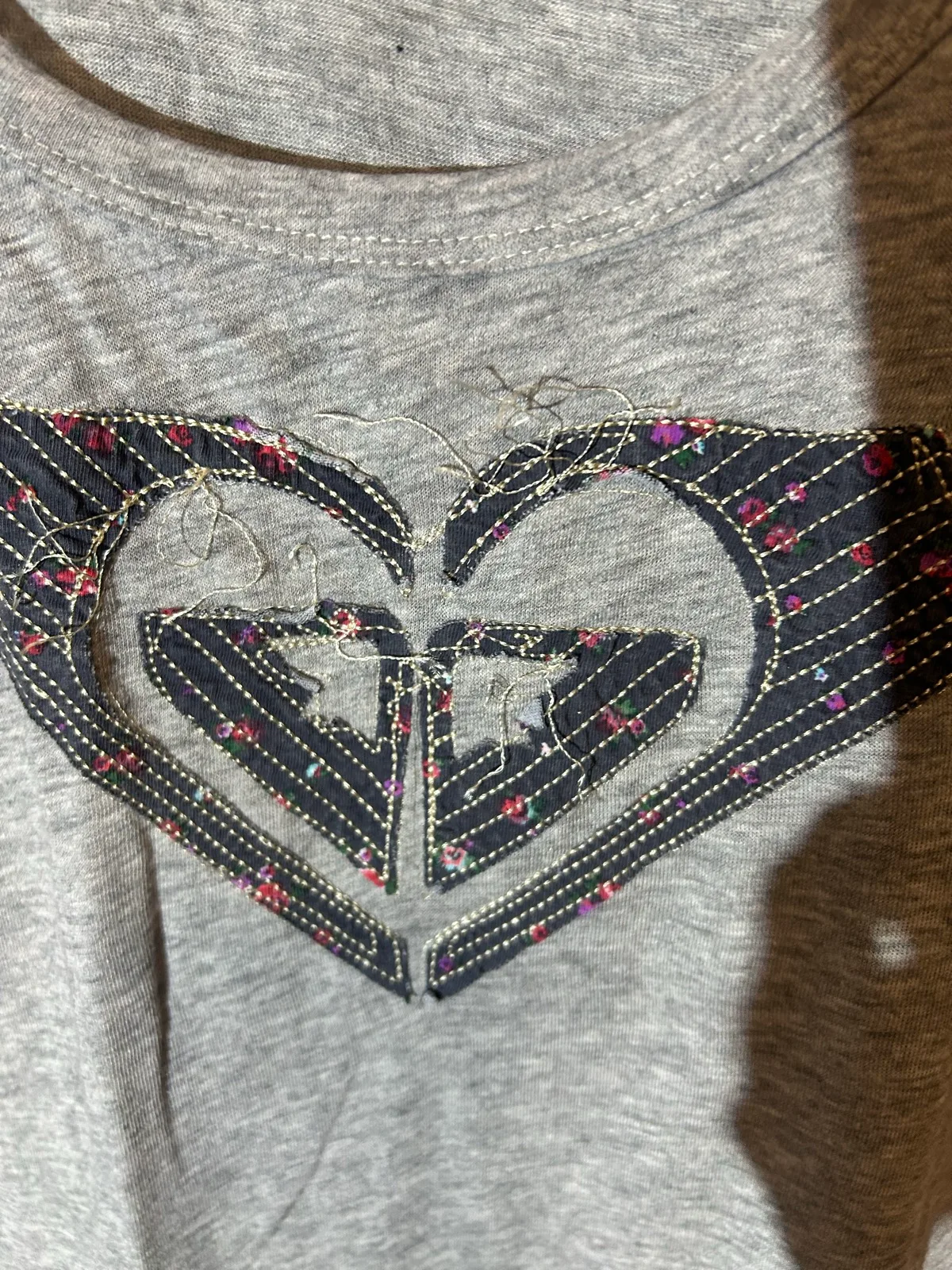 Roxy grey long sleeve tee with heart graphic — photo 2