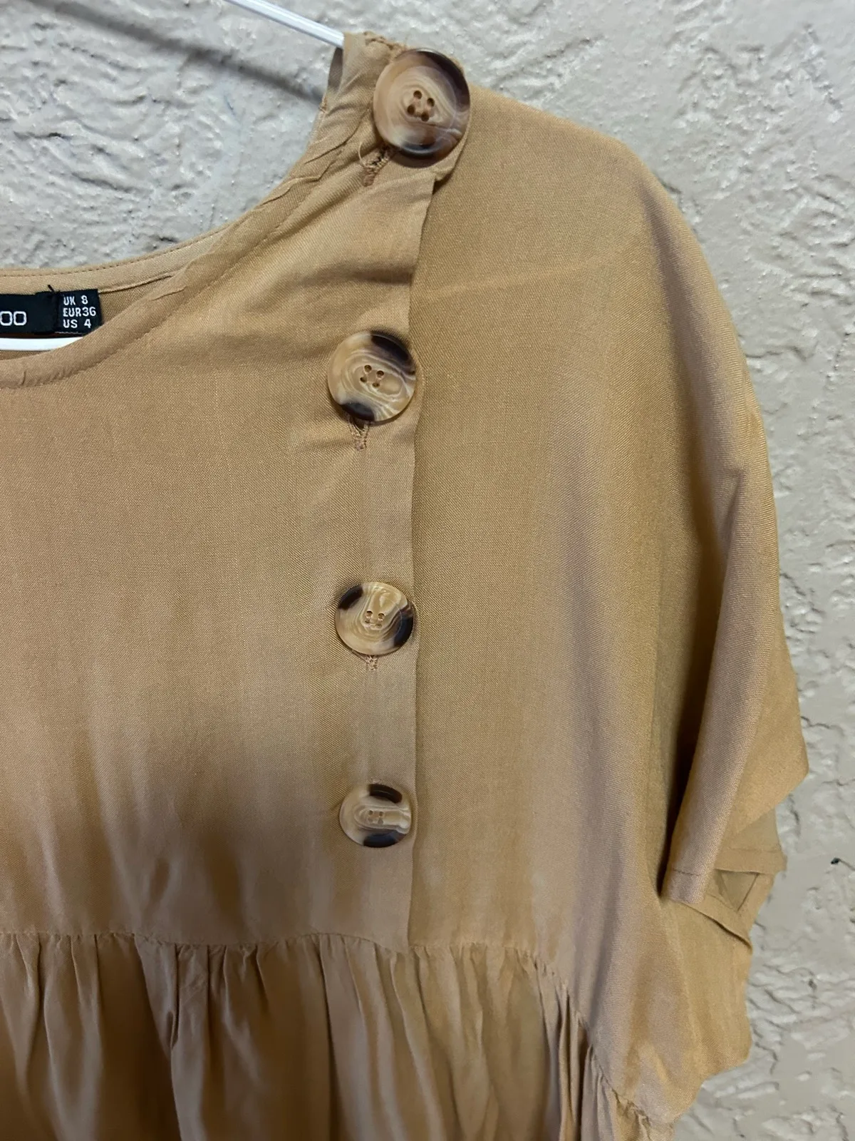 Boohoo tan tunic/dress with button detail — photo 2