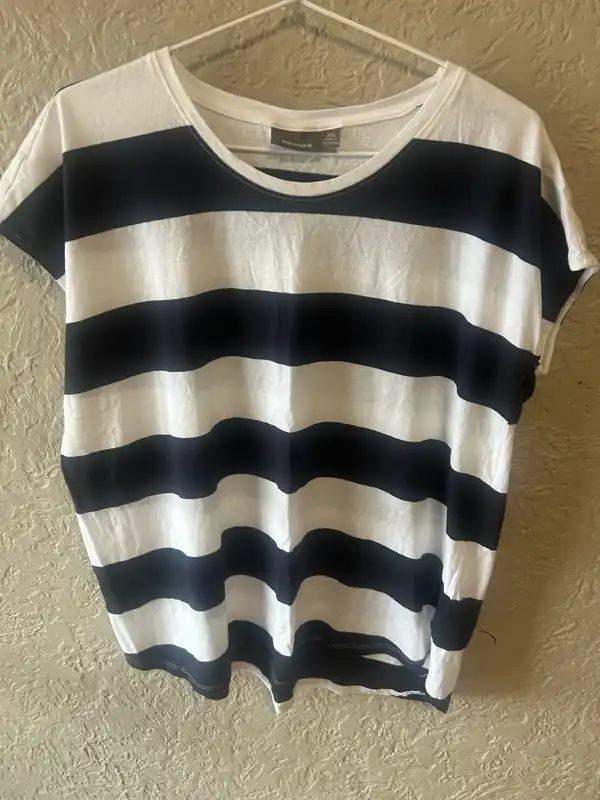 Sussan navy/white striped tee