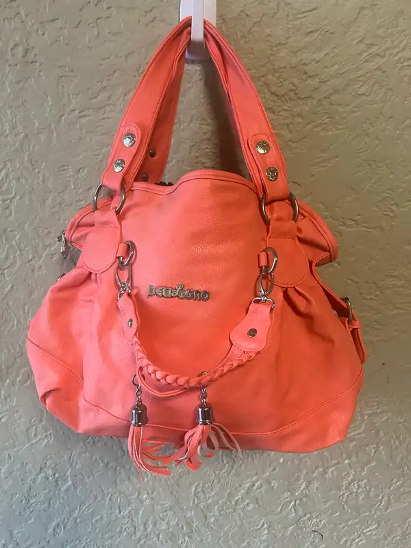 Del & geo coral shoulder bag