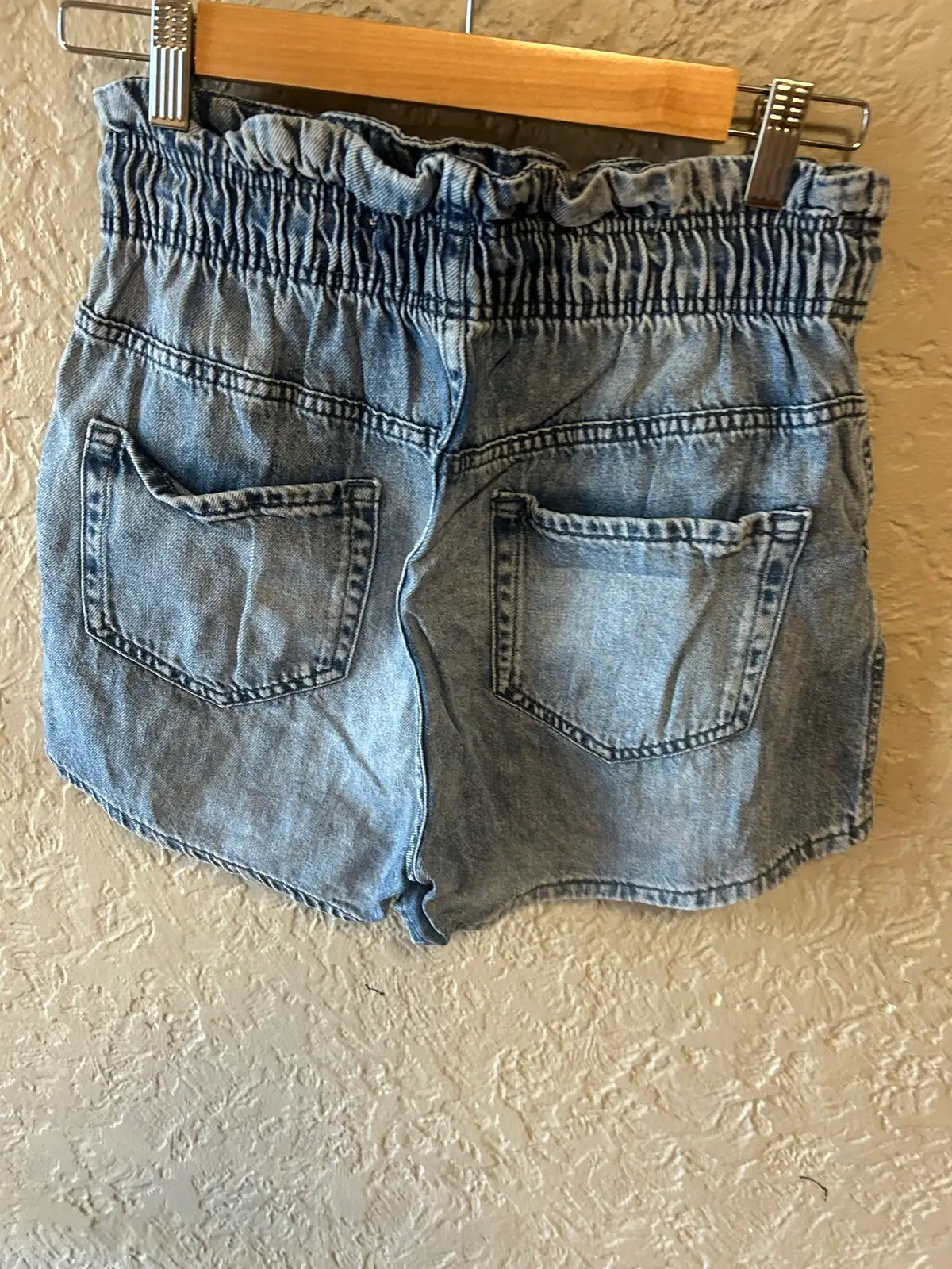 Target light wash blue denim shorts – photo 4