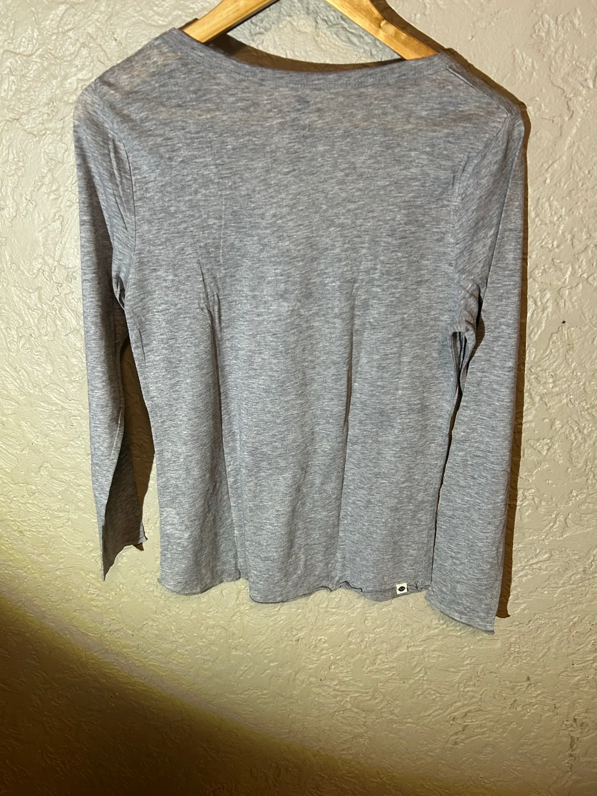 Roxy grey long sleeve tee with heart graphic — photo 4
