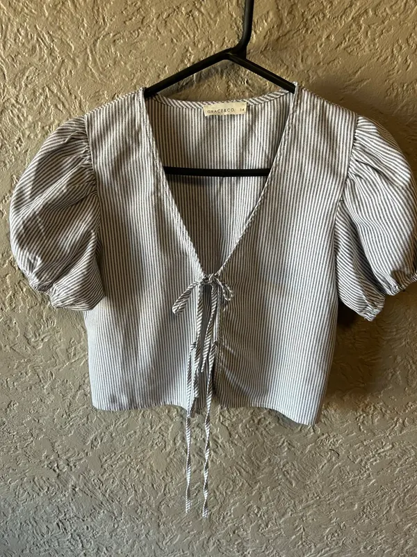 Grace & co white/grey  striped v neck  blouse