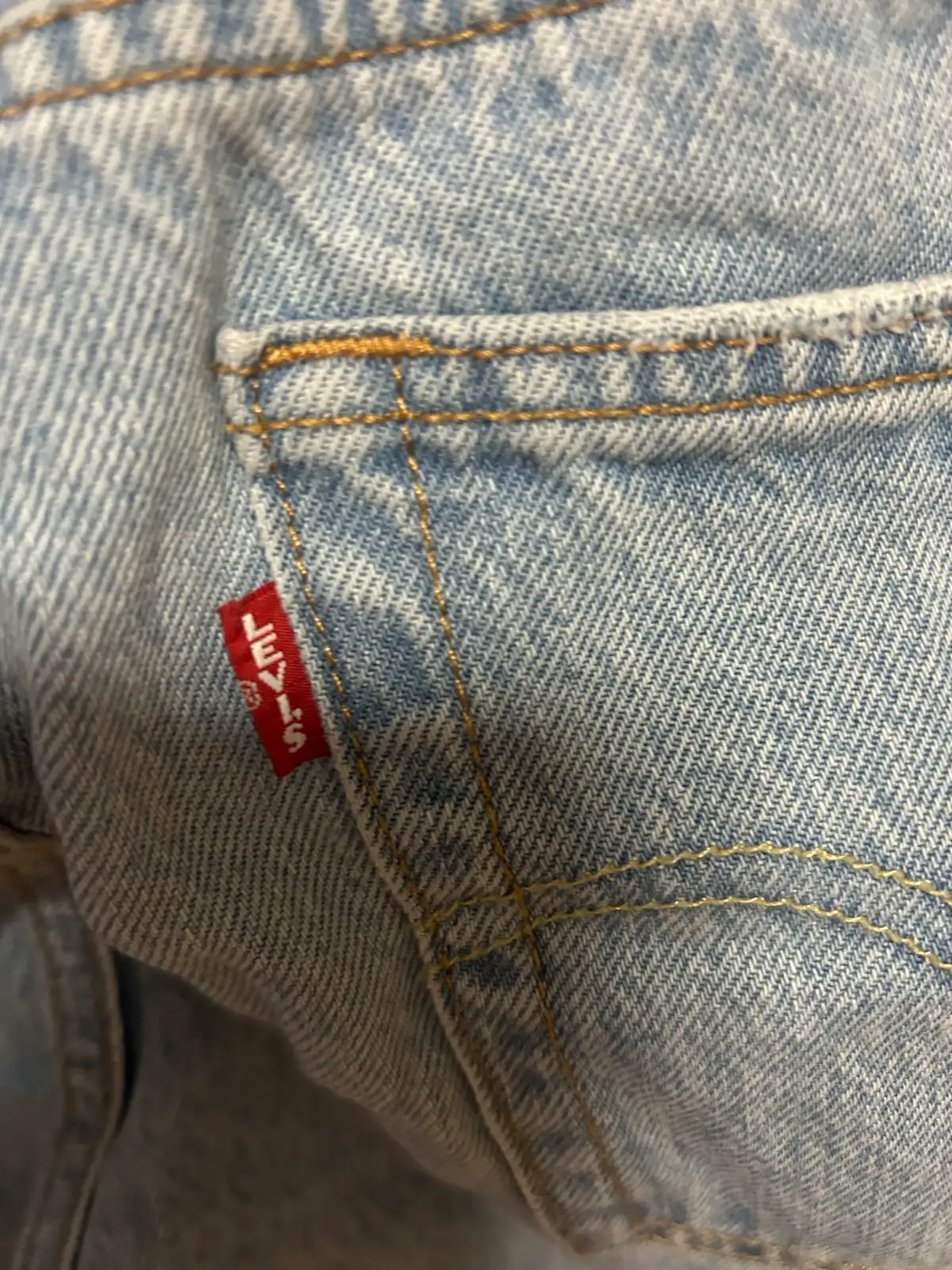 Women’s Levi 501 distressed shorts – photo 5