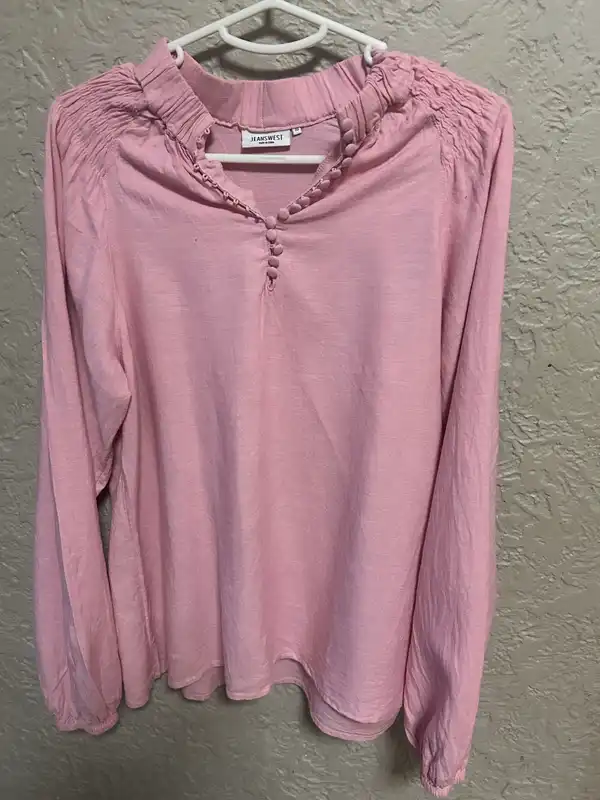 Jeanswest pink long sleeve top