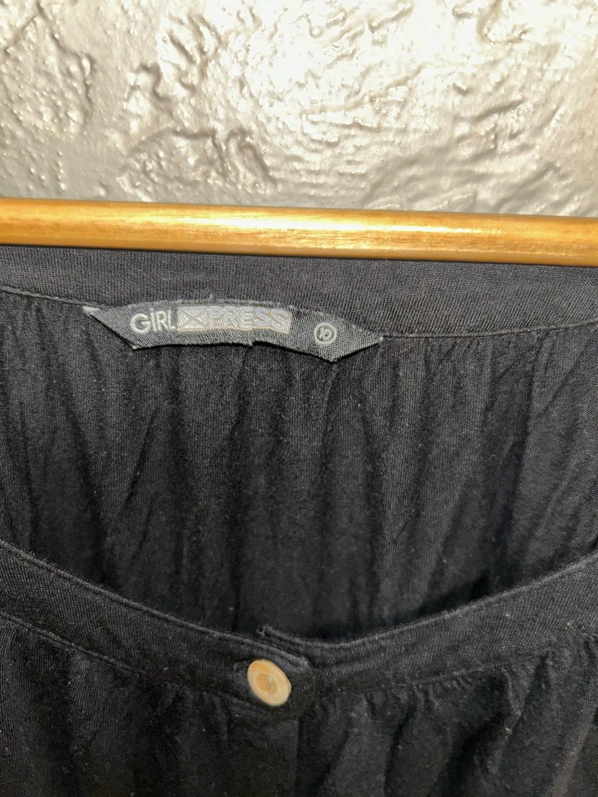 Girl express black short sleeve top — photo 2