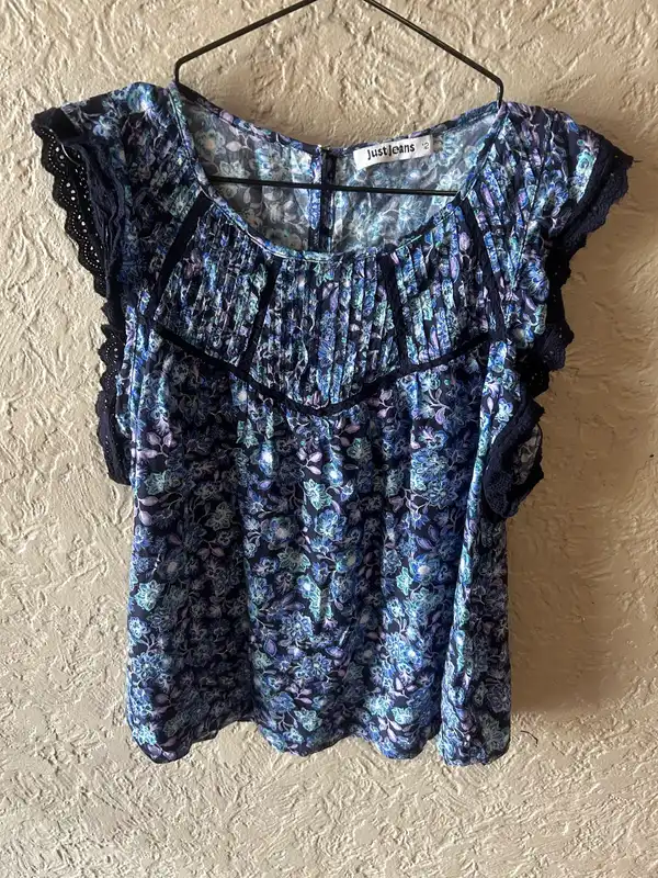 Just jeans blue floral lace trim blouse