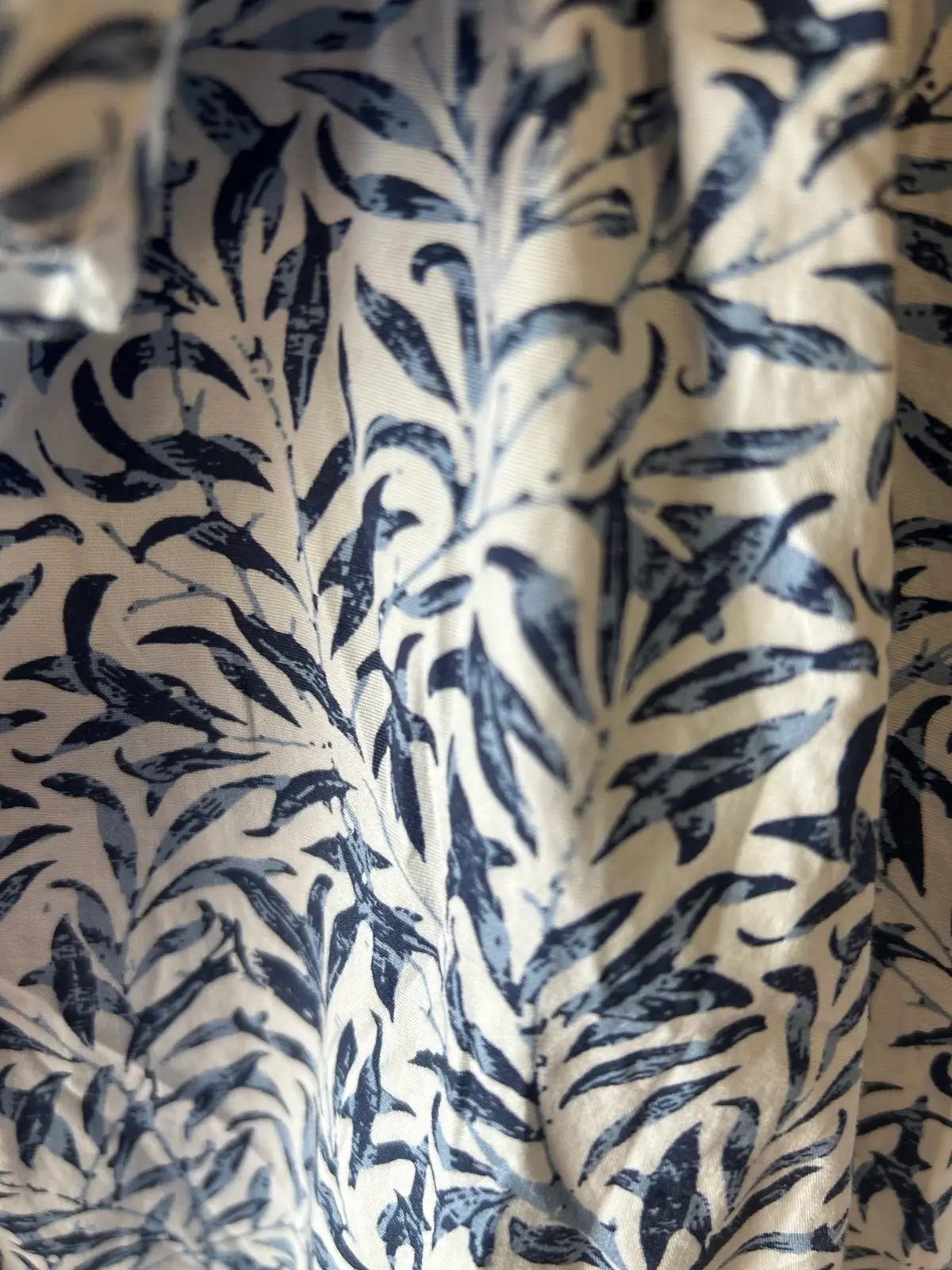 Mecoto white with blue leaf print shirt – photo 3