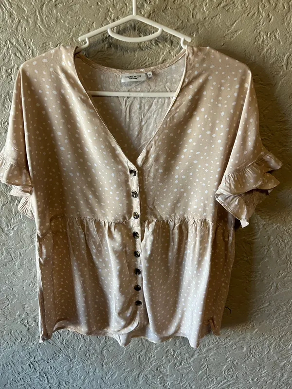 Jeanswest cream/white polka dot blouse