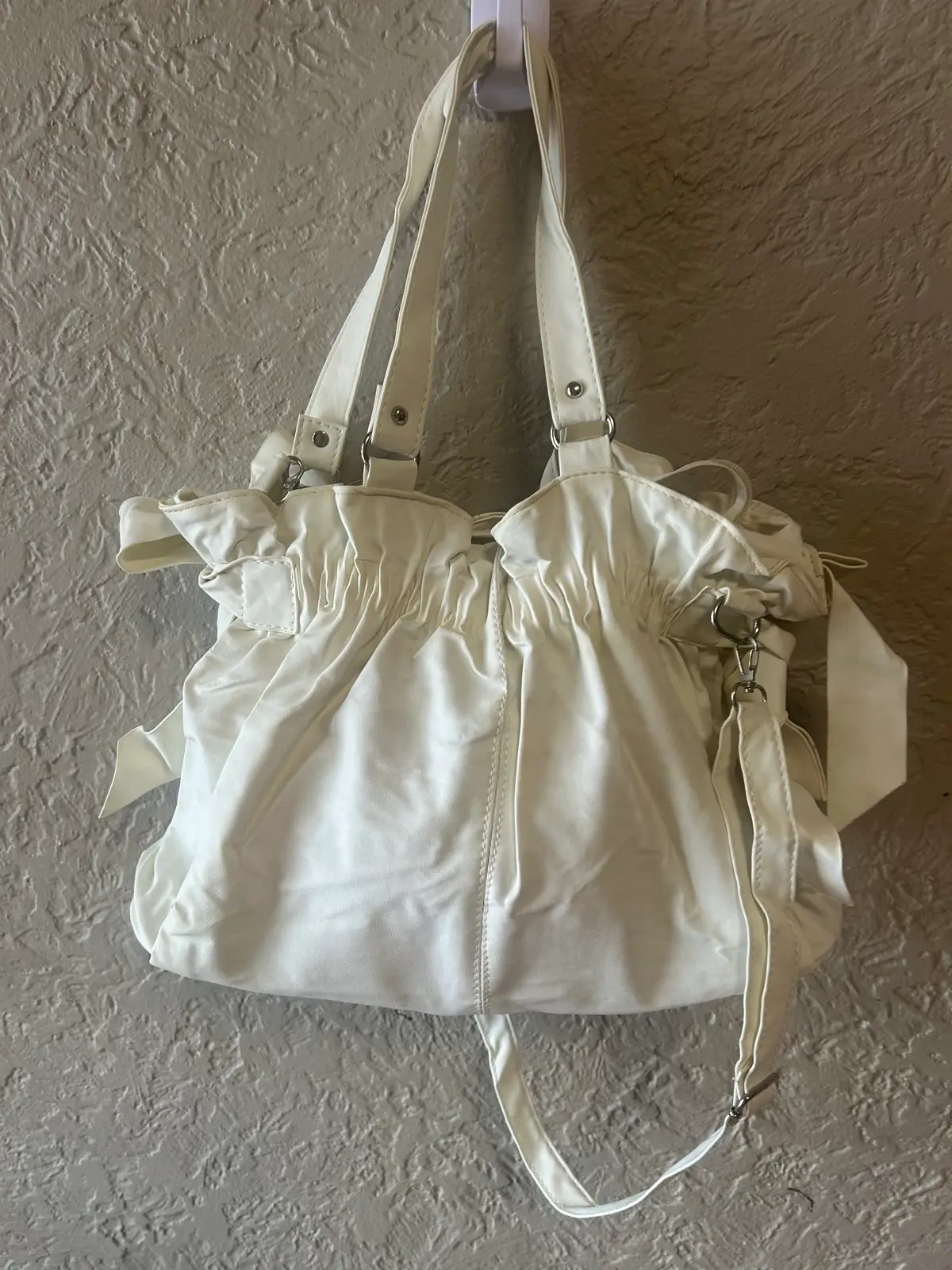 Cream ruffled shoulder bag with detachable strap – photo 4