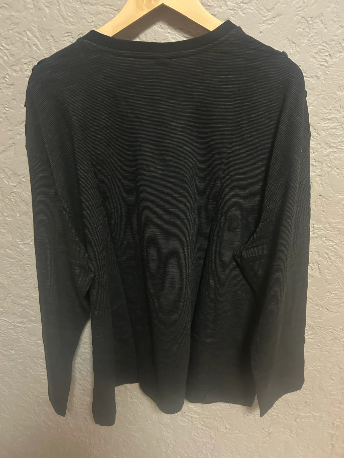 Men’s Target black long sleeve top — photo 5