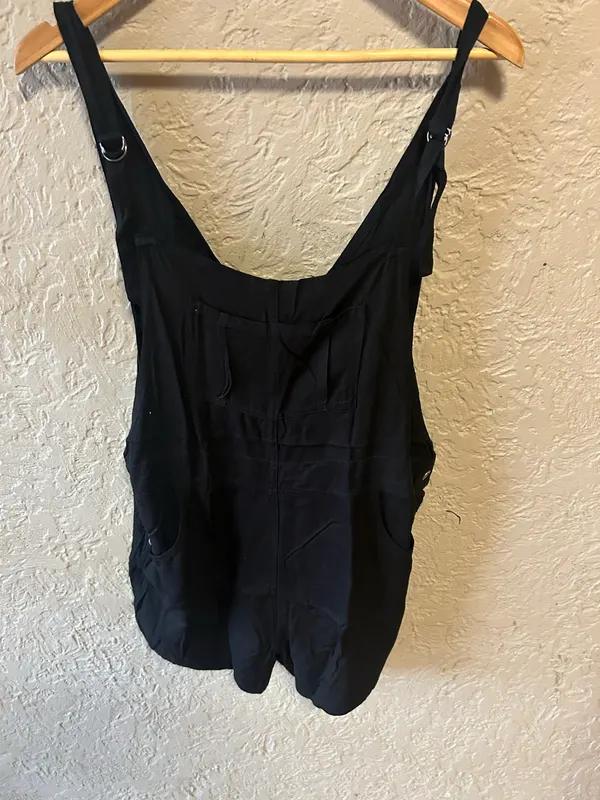 Cotton on black v neck strappy playsuit
