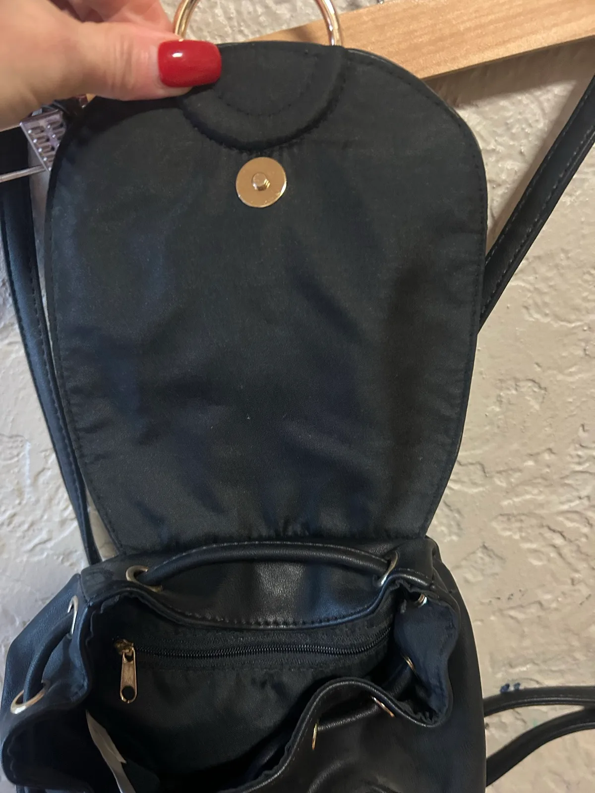 Black faux leather backpack – photo 3
