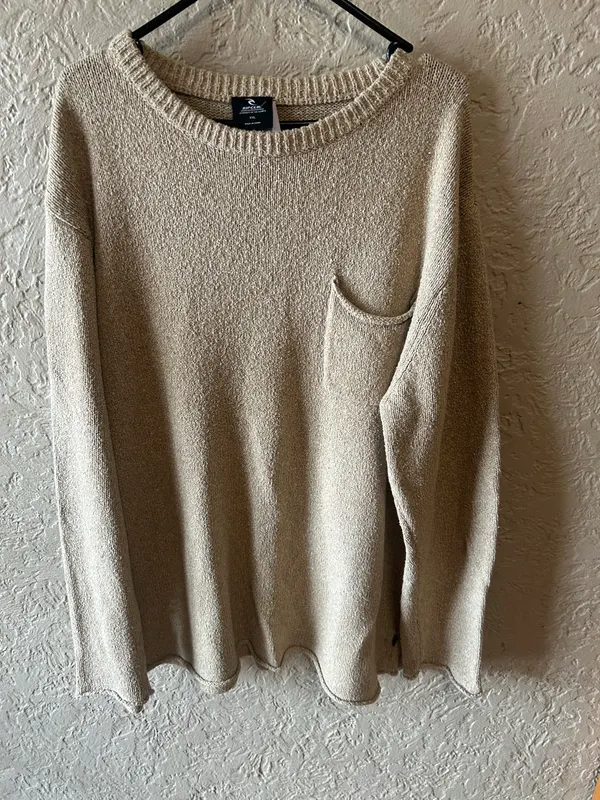 Men’s Ripcurl beige. Tee neck pullover