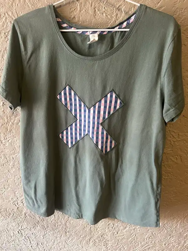Elm green tee with checkered cross