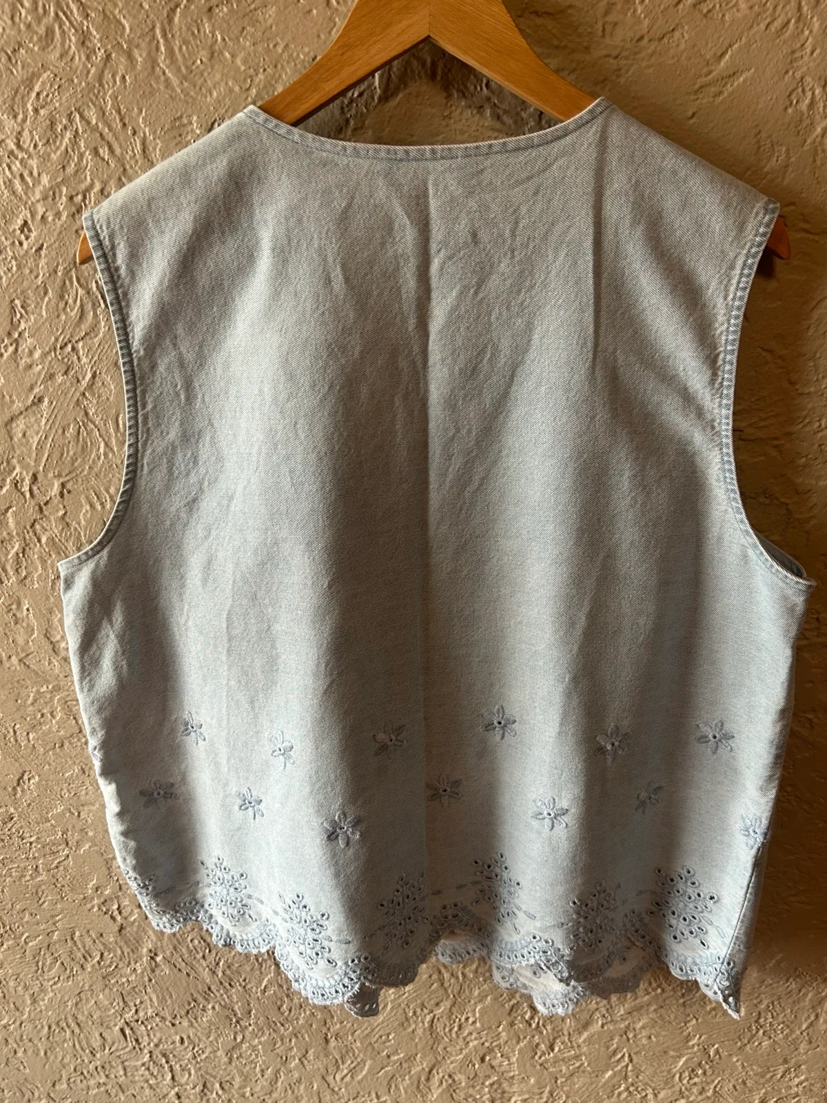 Suzanne grae light blue denim vest – photo 4