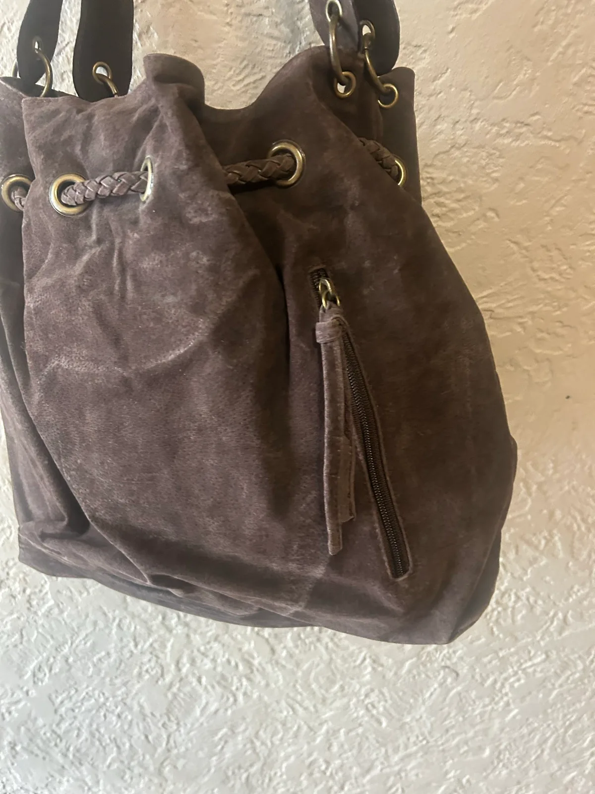 Lili brown faux suede bucket bag – photo 4
