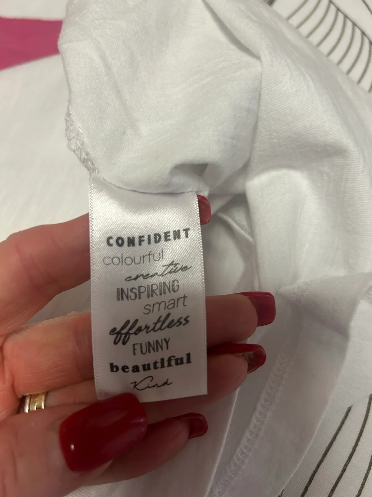 Elm white T-shirt with red star graphic – photo 4