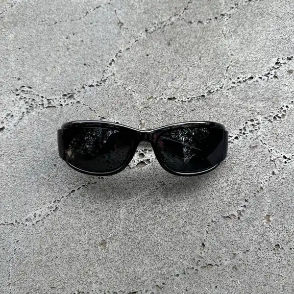 Black Wraparound Sunglasses | DG17006-01