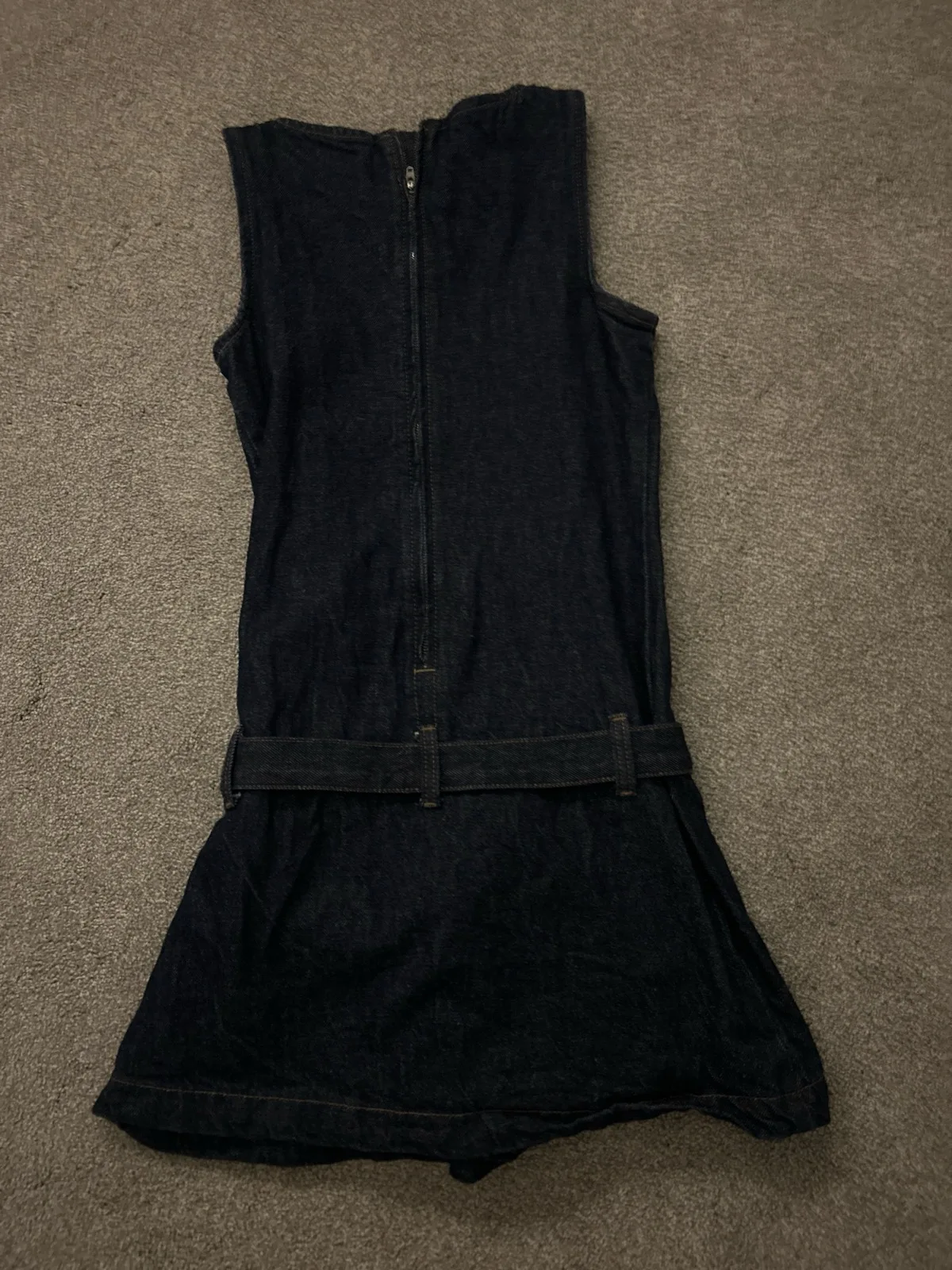 Women’s denim dress dark blue, with zipper on the back and matching belt – photo 2