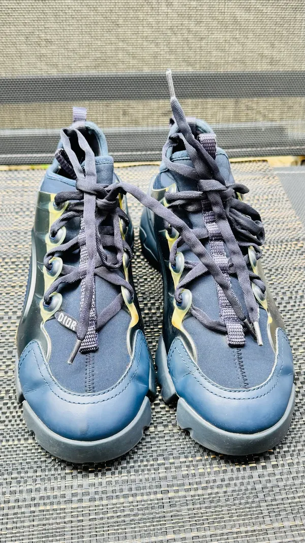 Sneaker