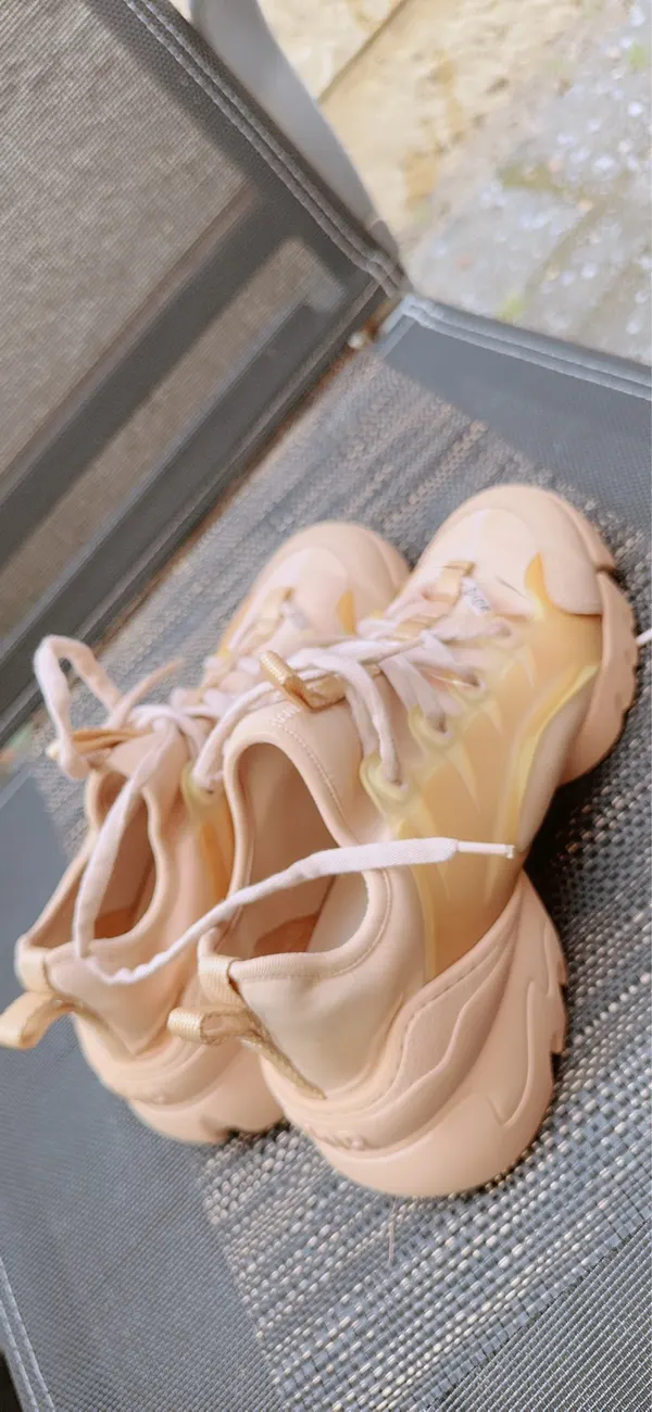 Sneaker