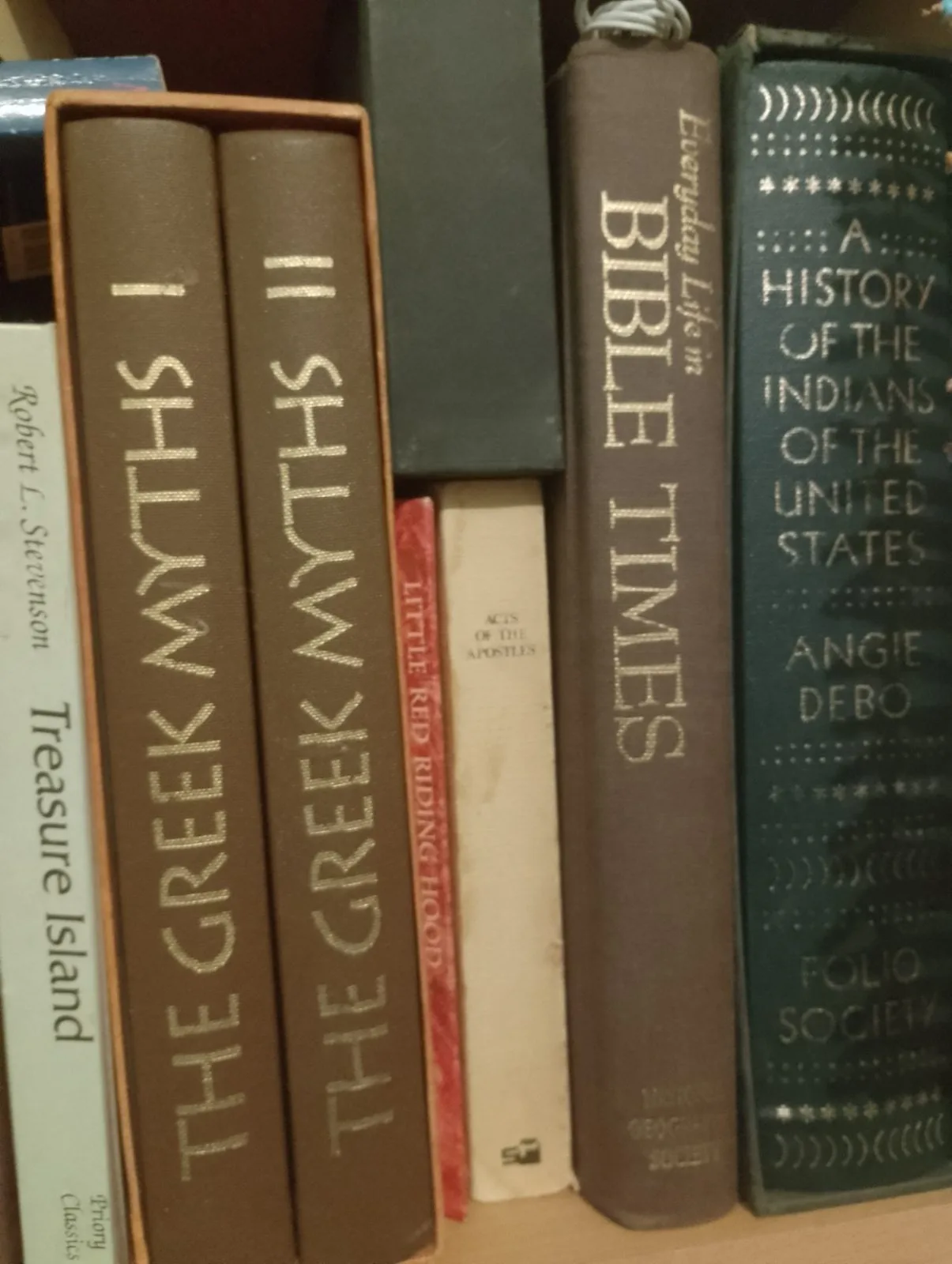 books hard and paper back, novels, collections, vintage/contemporary cookbooks — photo 5