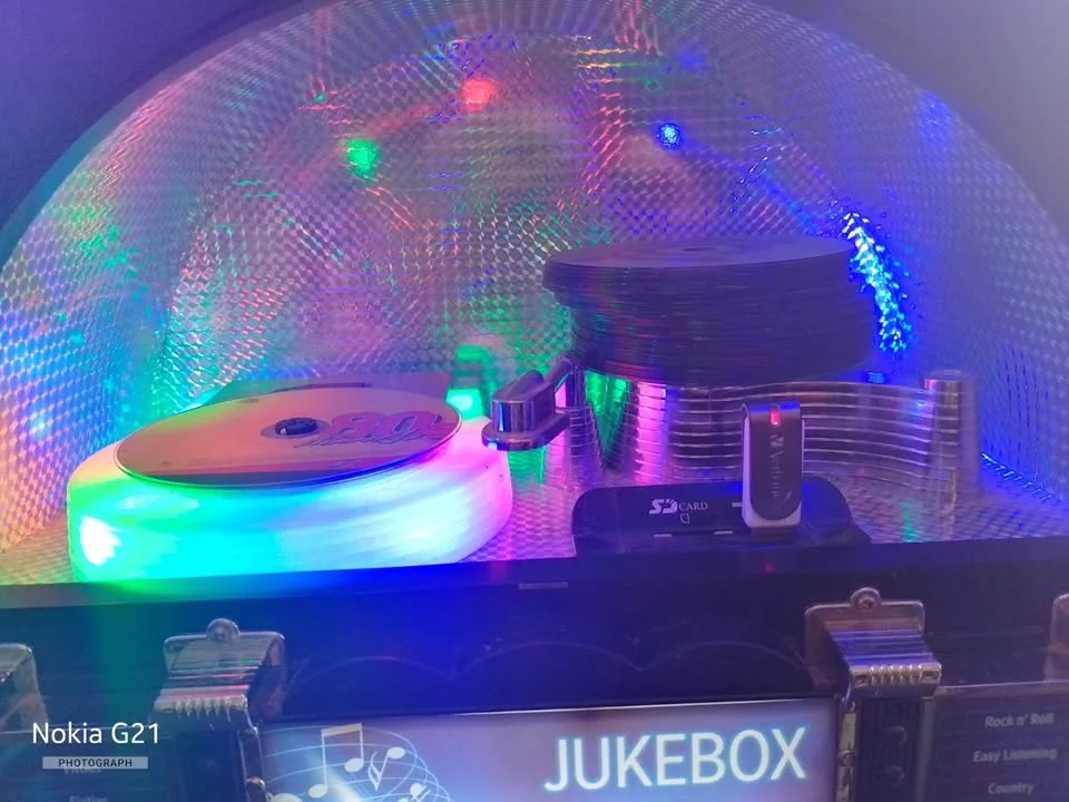 RETRO STYLE JUKEBOX — photo 2