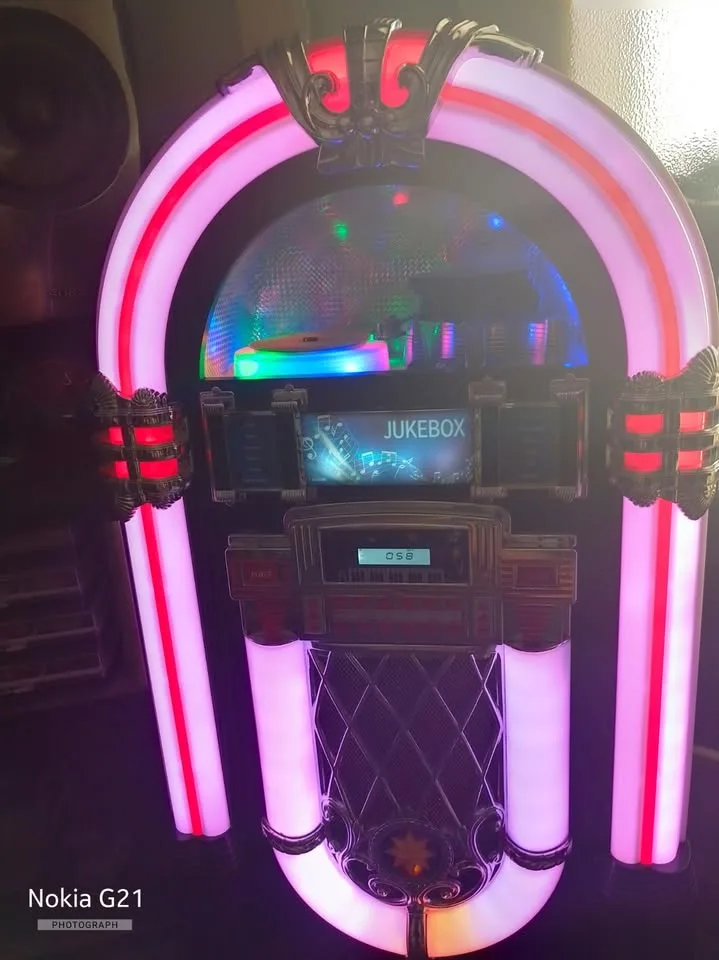 RETRO STYLE JUKEBOX — photo 3