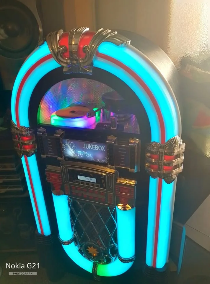 RETRO STYLE JUKEBOX — photo 4