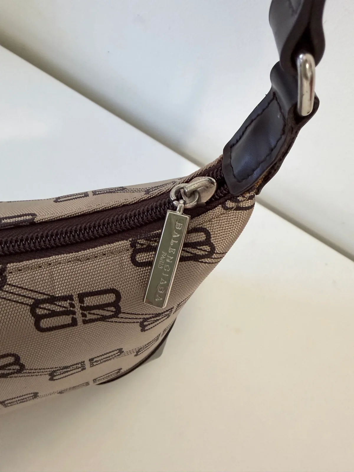 Authentic Balenciaga BB Brown Monogram Canvas Leather Trim Small Shoulder Bag – photo 6