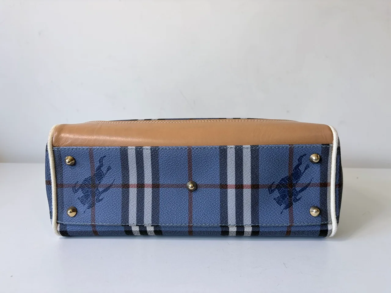 Authentic Vintage Burberry Two-Way Signature Checkered Medium Handbag — photo 7