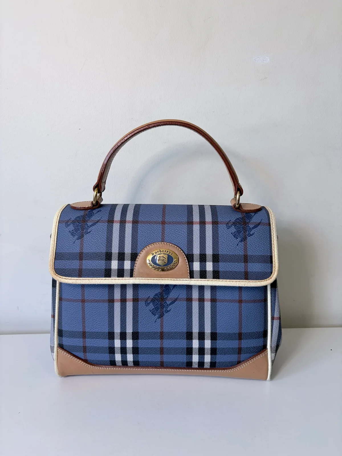 Authentic Vintage Burberry Two-Way Signature Checkered Medium Handbag — photo 2