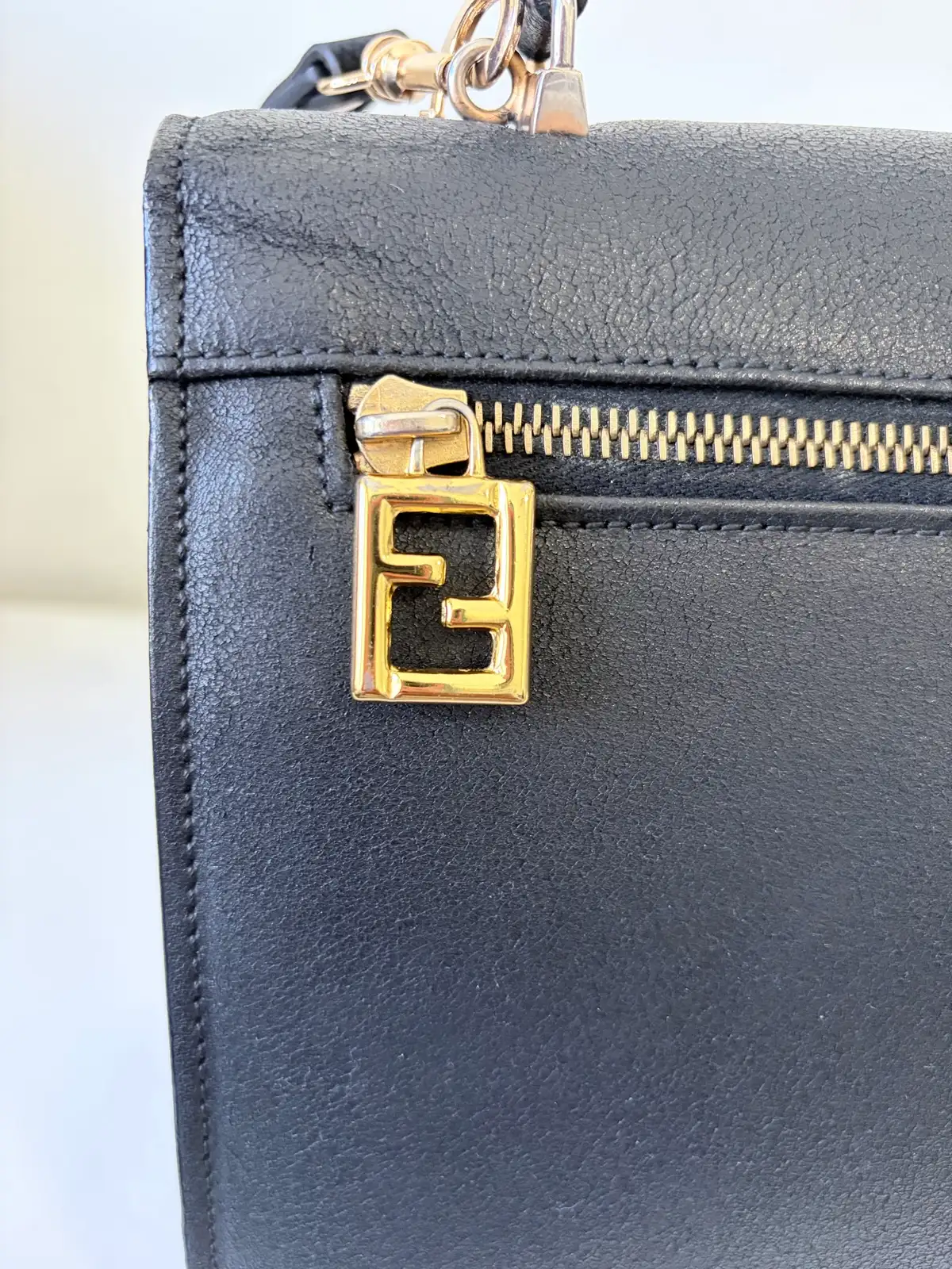 Authentic Vintage Fendi Structured Black Textured Leather Two-Way Handbag – photo 6