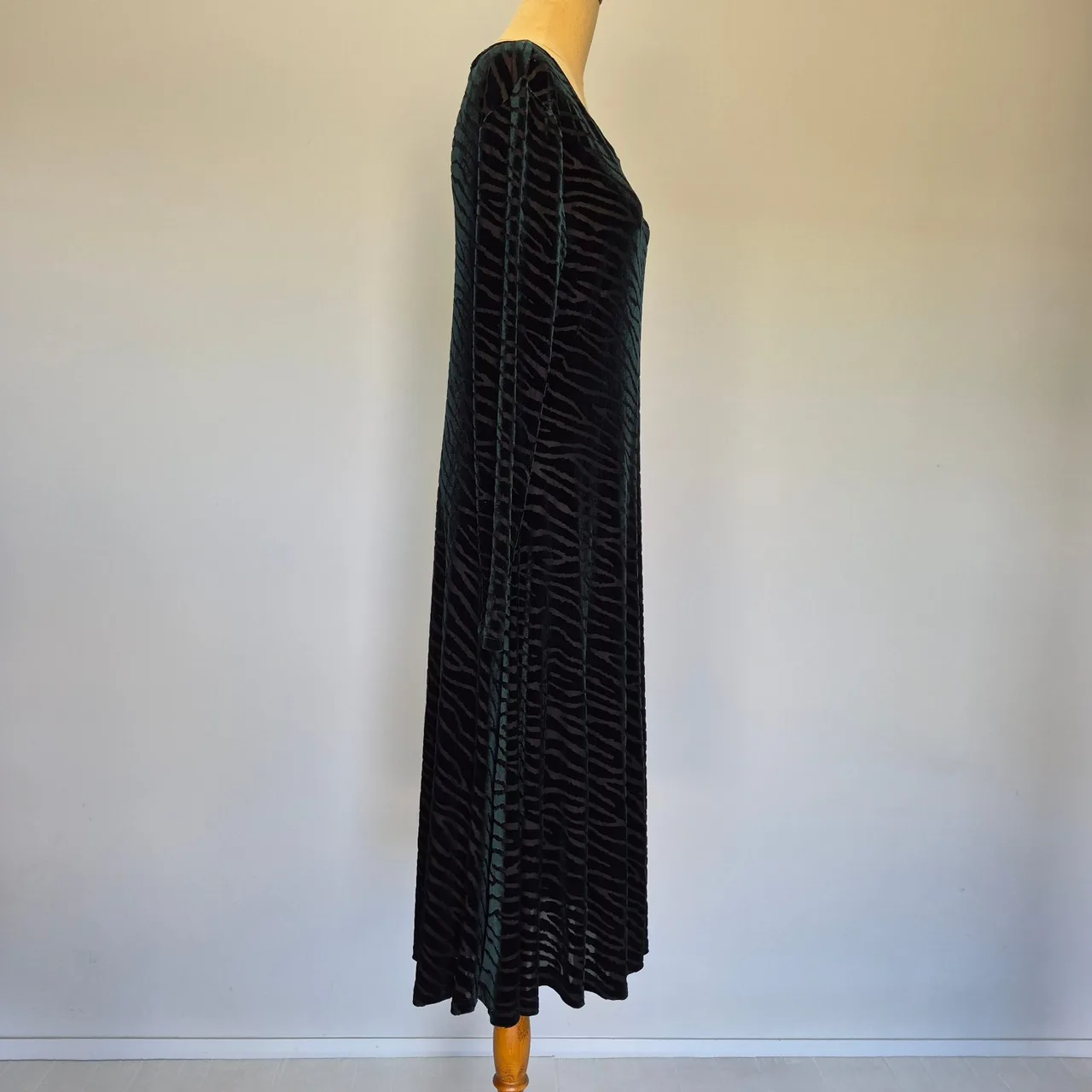 Gorman Semi-Sheer Green Burned Velvet Tiger Stripe Midi Dress Size 16 – photo 2