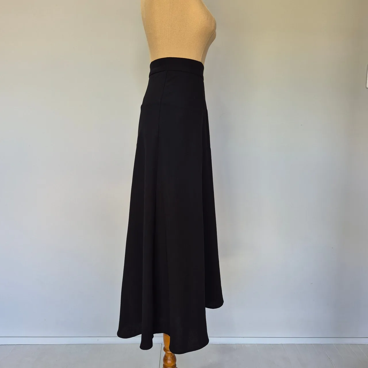 Veronika Maine Black Crepe Flowy Maxi Skirt Plus Size 18 – photo 2